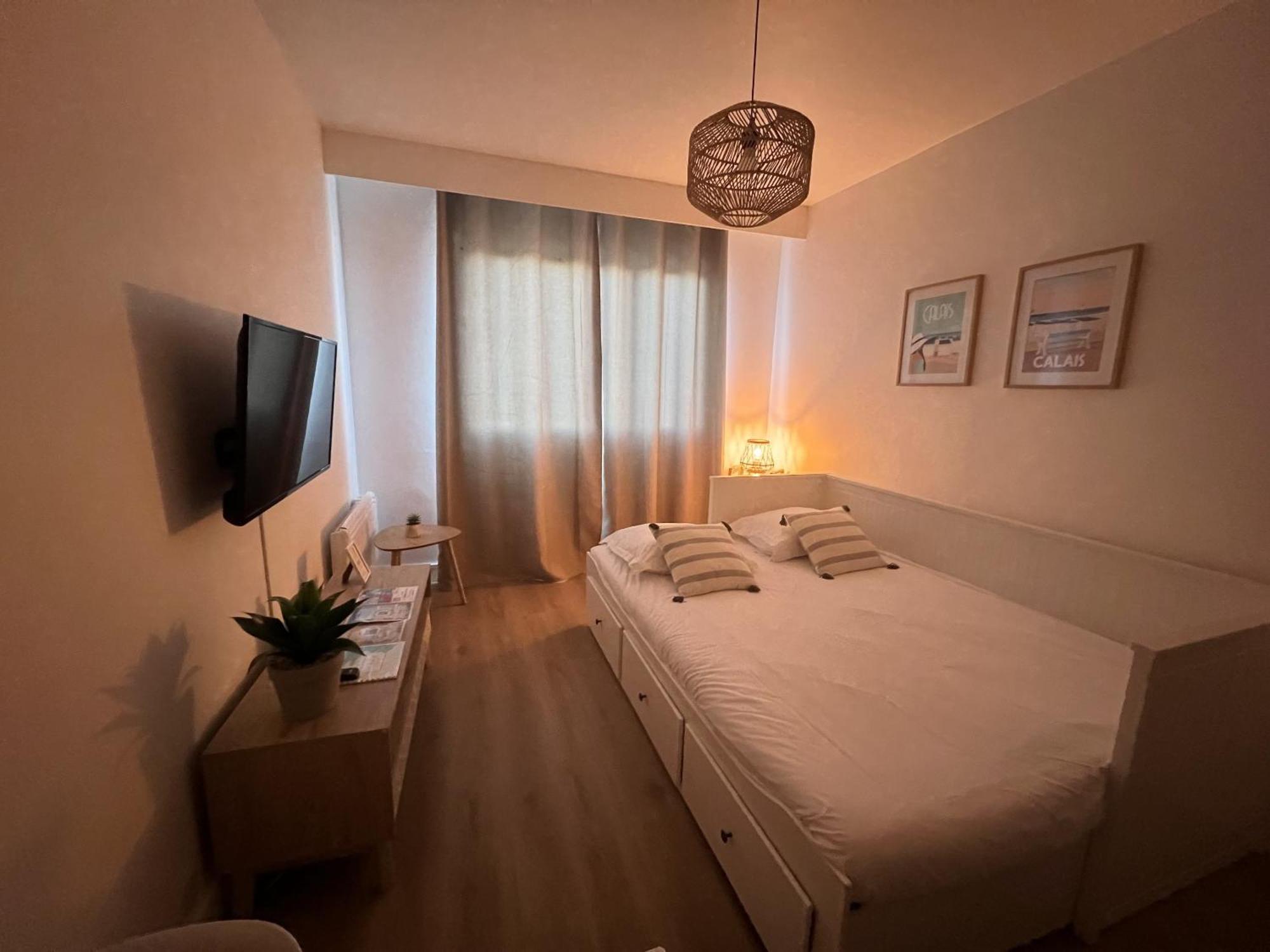 L'Escapade, Studio Avec Vue Mer Calais Buitenkant foto